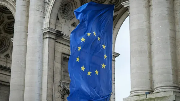 Blaue Karte EU Deutschland 2026: Gehalt & Familie